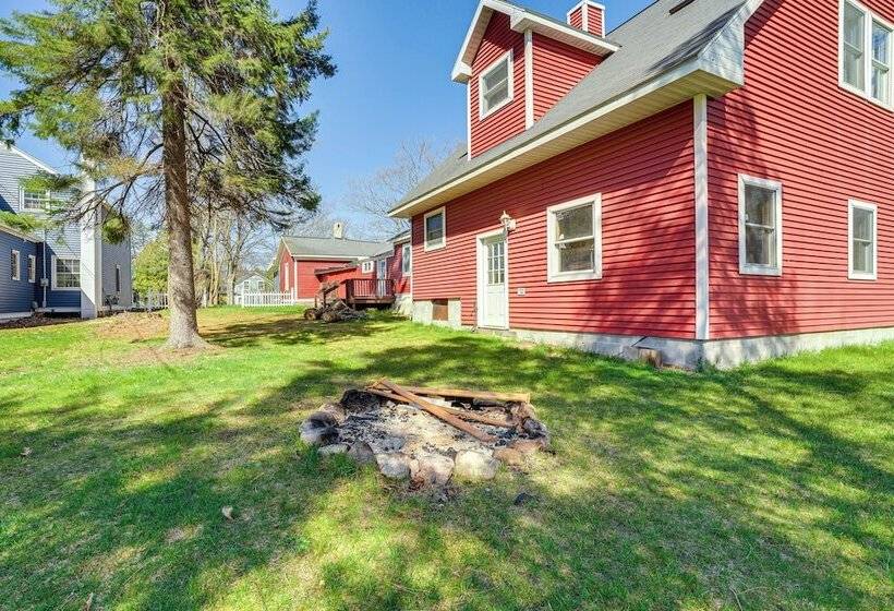 Charming Pentwater Home < 1 Mi To Lake Michigan!