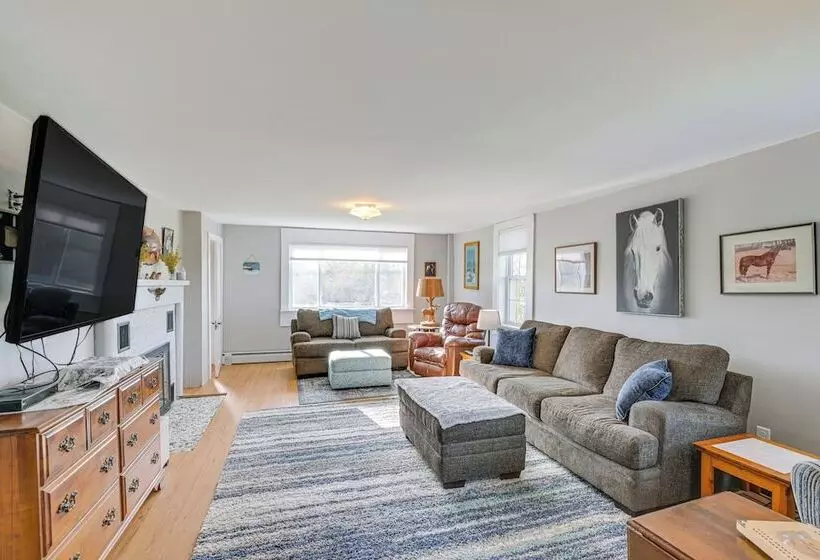 Cherryfield Home W/ Decks On Historic Horse Farm