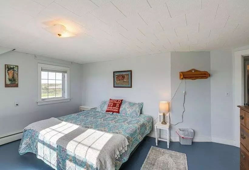 Cherryfield Home W/ Decks On Historic Horse Farm