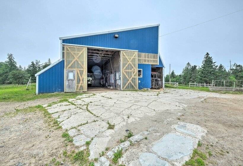 Cherryfield Home W/ Decks On Historic Horse Farm