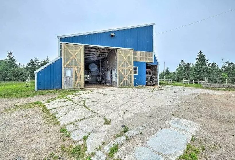Cherryfield Home W/ Decks On Historic Horse Farm