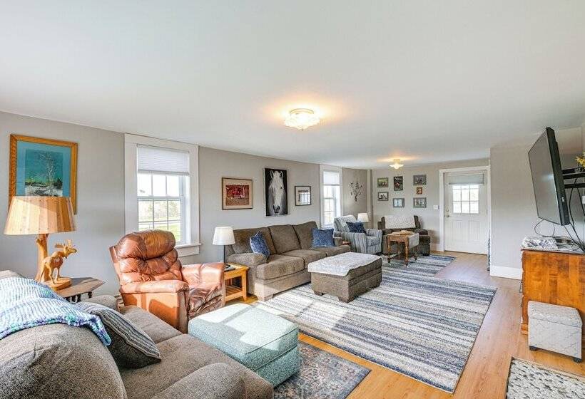 Cherryfield Home W/ Decks On Historic Horse Farm