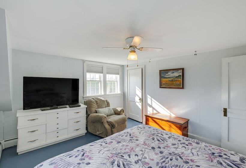 Cherryfield Home W/ Decks On Historic Horse Farm