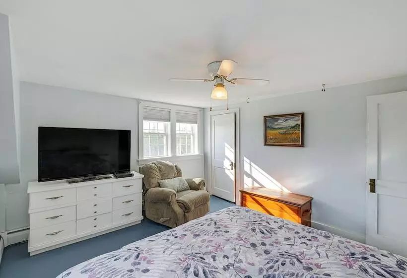 Cherryfield Home W/ Decks On Historic Horse Farm