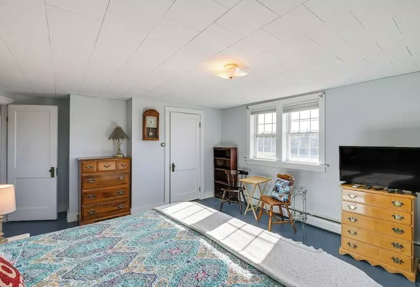 Cherryfield Home W/ Decks On Historic Horse Farm