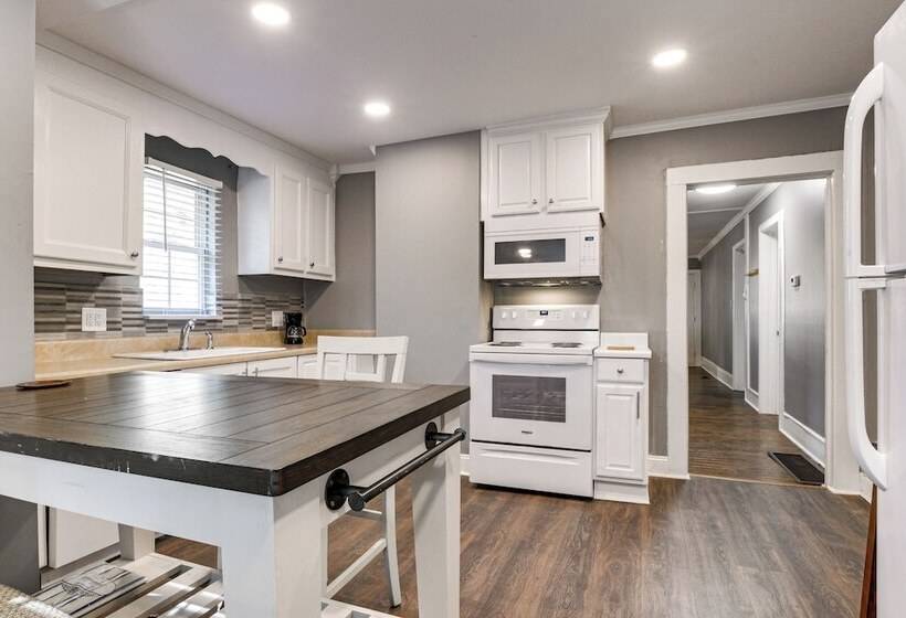 Durham Home W/ Screened Porch ~ 3 Mi To Downtown!