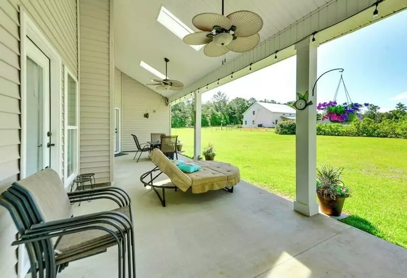 Family Friendly Abbeville Home W/ Fire Pit & Games
