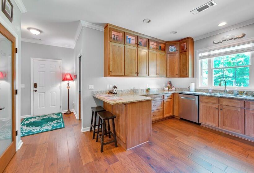 Family Friendly Abbeville Home W/ Fire Pit & Games