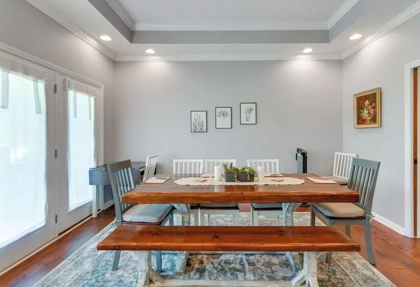 Family Friendly Abbeville Home W/ Fire Pit & Games