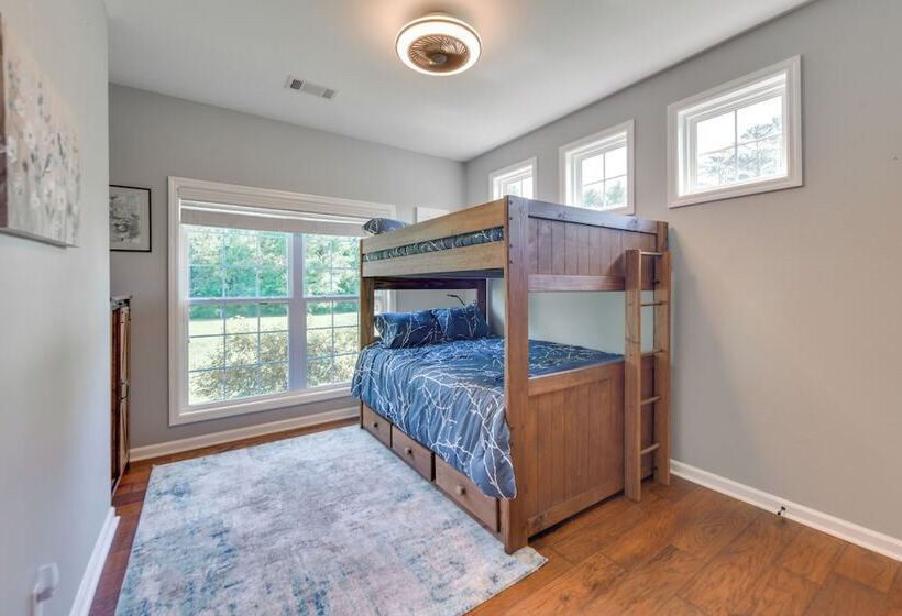 Family Friendly Abbeville Home W/ Fire Pit & Games