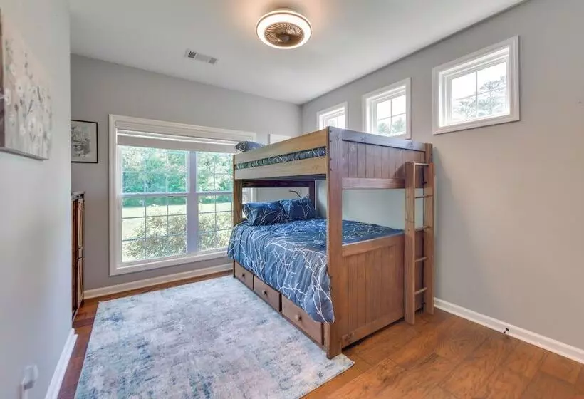 Family Friendly Abbeville Home W/ Fire Pit & Games