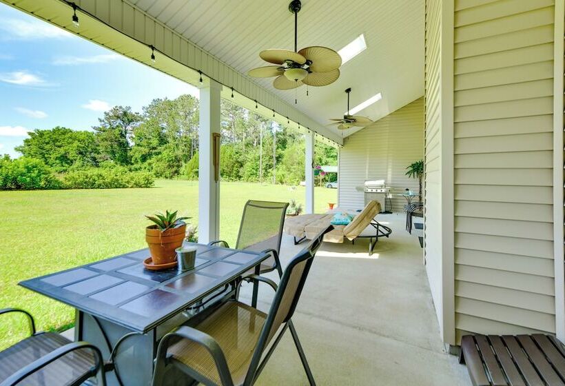 Family Friendly Abbeville Home W/ Fire Pit & Games