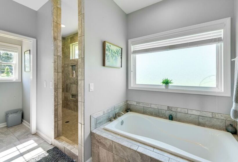 Family Friendly Abbeville Home W/ Fire Pit & Games