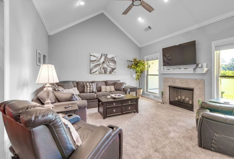 Family Friendly Abbeville Home W/ Fire Pit & Games