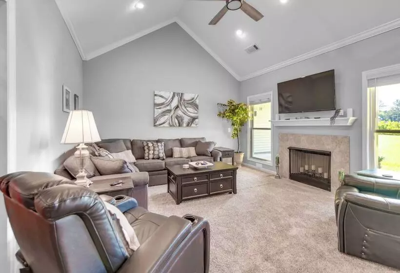 Family Friendly Abbeville Home W/ Fire Pit & Games