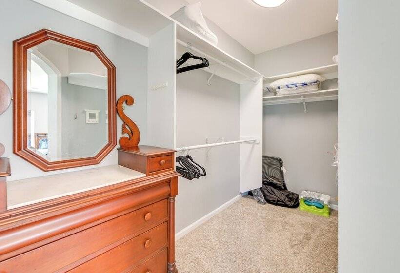 Family Friendly Abbeville Home W/ Fire Pit & Games