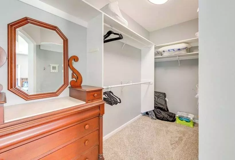 Family Friendly Abbeville Home W/ Fire Pit & Games