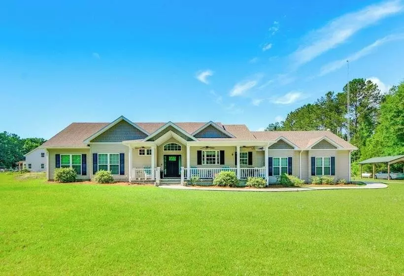 Family Friendly Abbeville Home W/ Fire Pit & Games