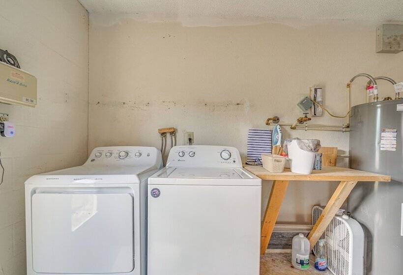 13 Mi To Hudson Beach: Spring Hill Home W/ Lanai