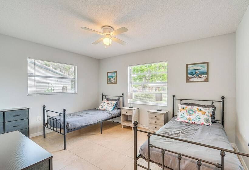 13 Mi To Hudson Beach: Spring Hill Home W/ Lanai