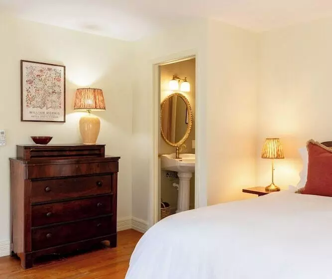 Hostelli Silas House