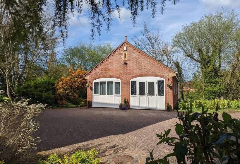 ホテル Cosy And Secluded Brook Side Lodge