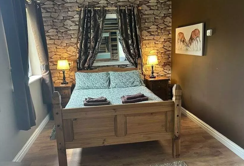 Hotelli Cosy And Secluded Brook Side Lodge