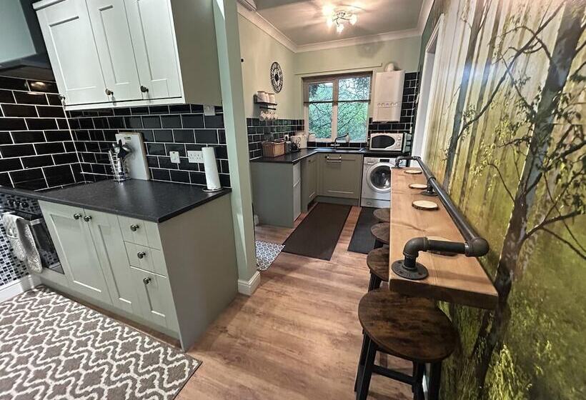 ホテル Cosy And Secluded Brook Side Lodge