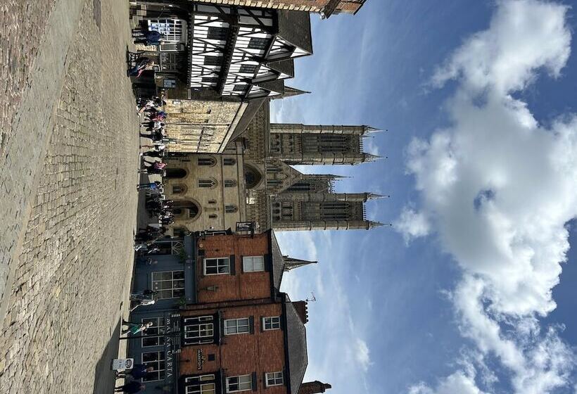 ホテル Cosy And Secluded Brook Side Lodge