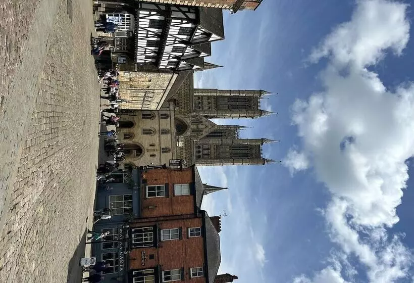 Hotelli Cosy And Secluded Brook Side Lodge