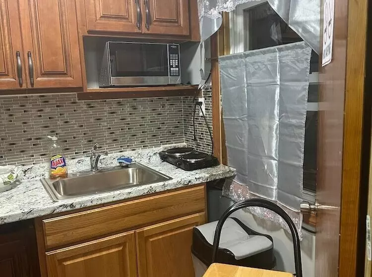 Hotelli Divine Villa & Resorts Guest House