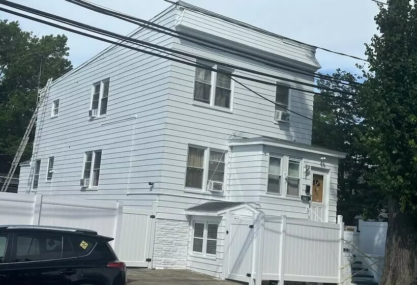 Hotelli Divine Villa & Resorts Guest House