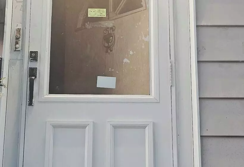 Hotelli Divine Villa & Resorts Guest House