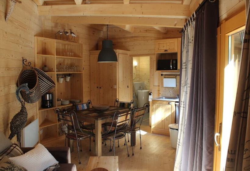 Отель Parc De La Belle