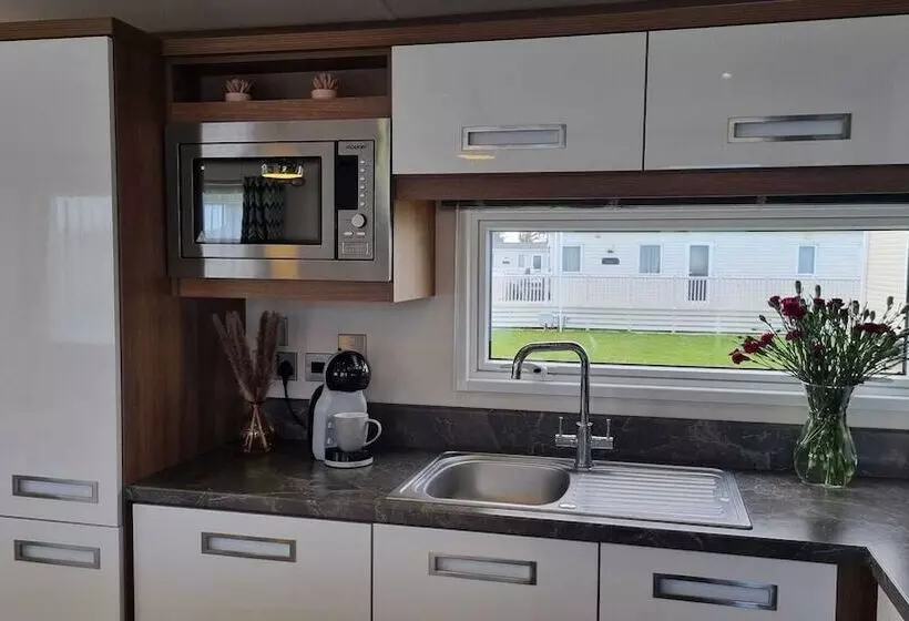 Hotelli Stunning Seaside Lodge Nr New Forest 2 Bed