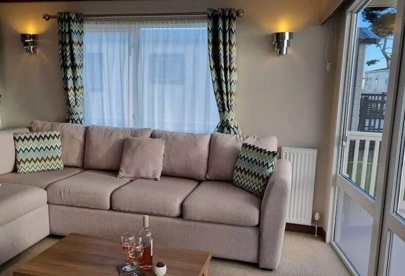 Hotelli Stunning Seaside Lodge Nr New Forest 2 Bed