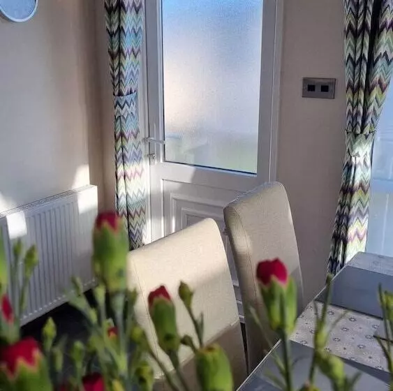 Hotelli Stunning Seaside Lodge Nr New Forest 2 Bed