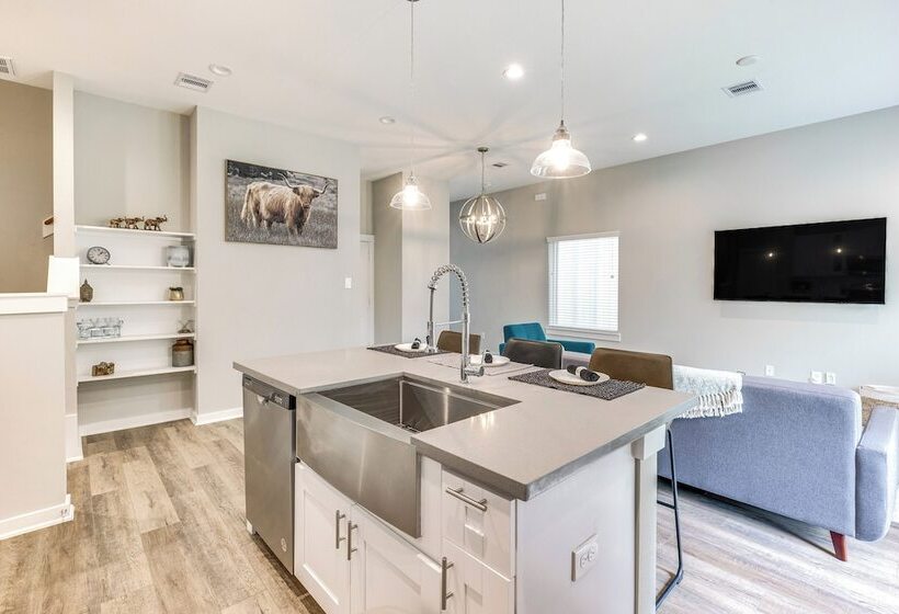 Houston Escape W/ Free Wifi 10 Mi To Downtown!