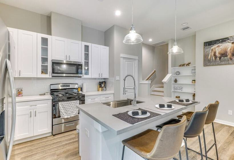 Houston Escape W/ Free Wifi 10 Mi To Downtown!