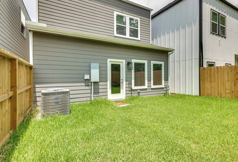 Houston Escape W/ Free Wifi 10 Mi To Downtown!