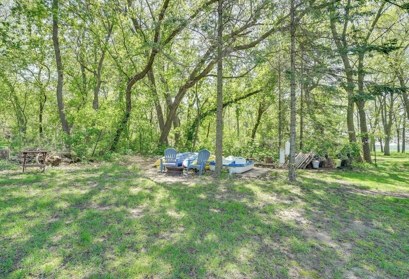 Lakeside Litchfield Home W/ Patio & Gas Grill!