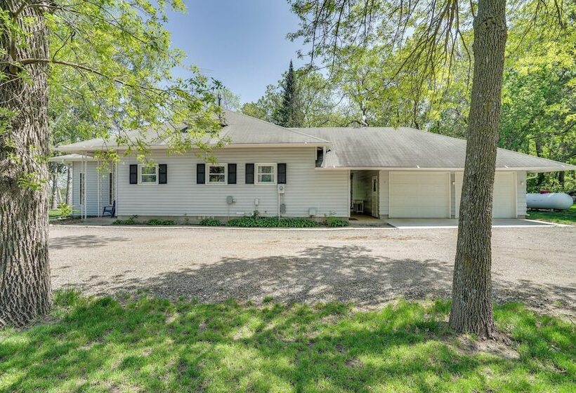 Lakeside Litchfield Home W/ Patio & Gas Grill!