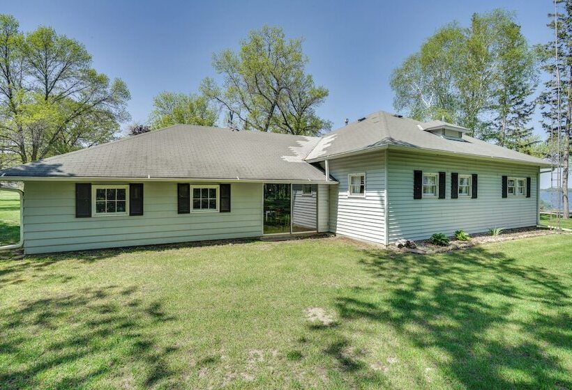 Lakeside Litchfield Home W/ Patio & Gas Grill!