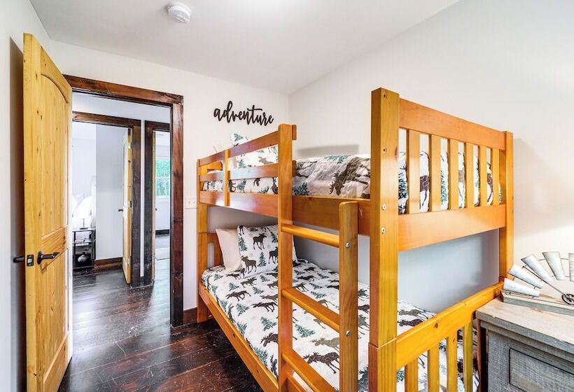 Luxe Appalachian Mountain Cabin W/ Hot Tub, Views