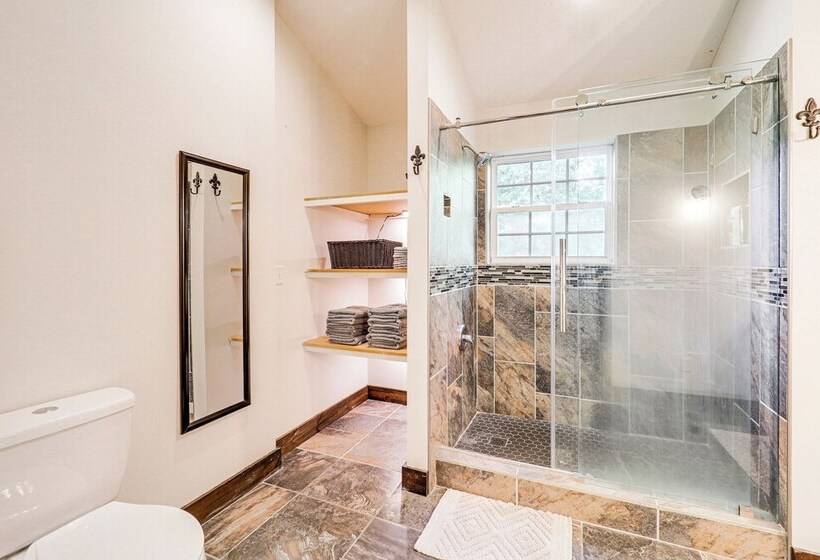 Luxe Appalachian Mountain Cabin W/ Hot Tub, Views