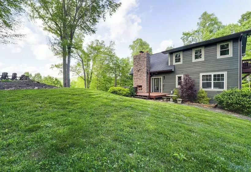 Luxe Appalachian Mountain Cabin W/ Hot Tub, Views