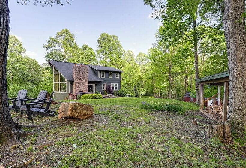 Luxe Appalachian Mountain Cabin W/ Hot Tub, Views