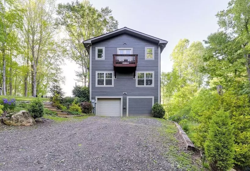 Luxe Appalachian Mountain Cabin W/ Hot Tub, Views