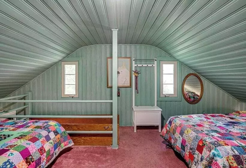 14 Mi To Main Street Moab: Cabin W/ Hot Tub Access