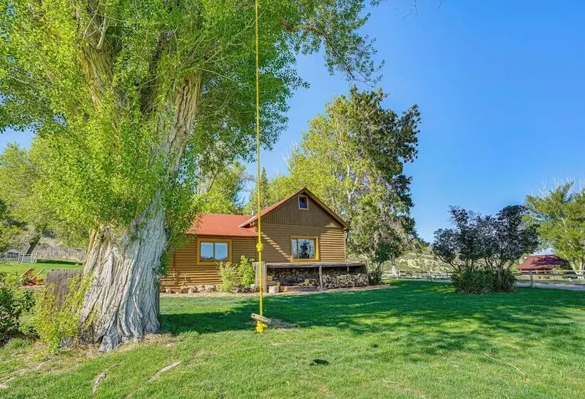 14 Mi To Main Street Moab: Cabin W/ Hot Tub Access